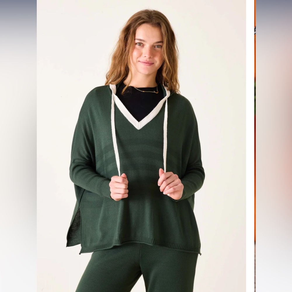 MERSEA Catalina V-Neck Hoodie in Deep Emerald Green with White Trim One Size/XL